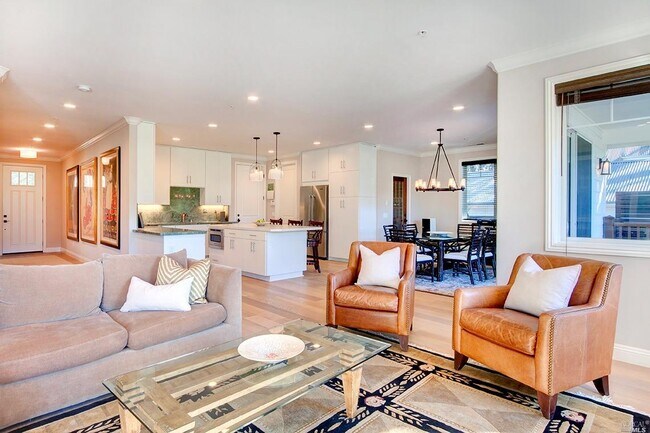 Building Photo - 109 Dahlia St