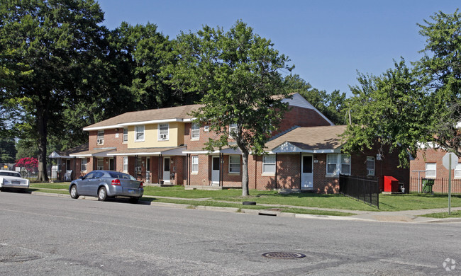 Primary Photo - Fairfield Court