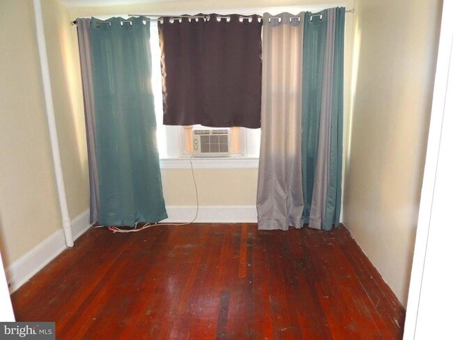 Building Photo - 1465 Girard St NW