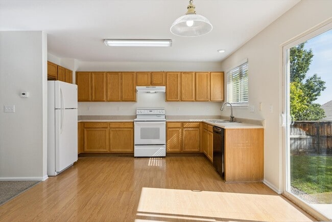 Building Photo - 4952 Tarcoola Ln