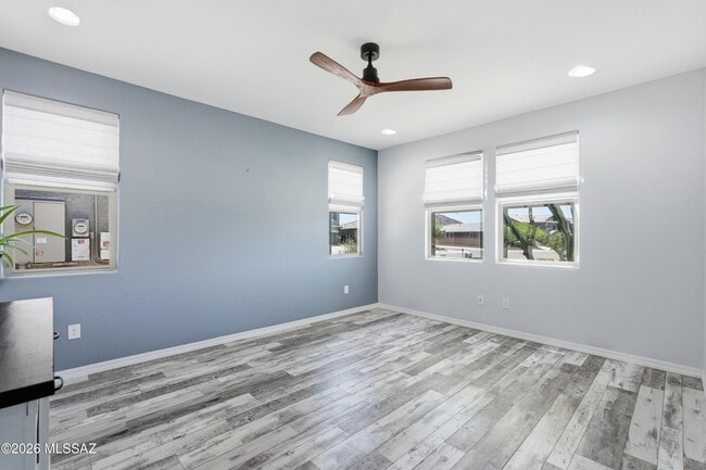 Building Photo - 4220 S Macy Cir