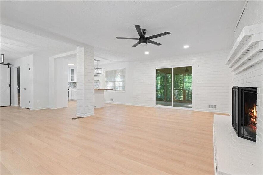 Building Photo - 920 Kings Ct