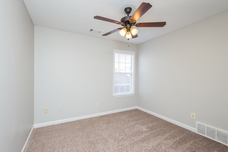 Building Photo - 757 Rain Dance Way