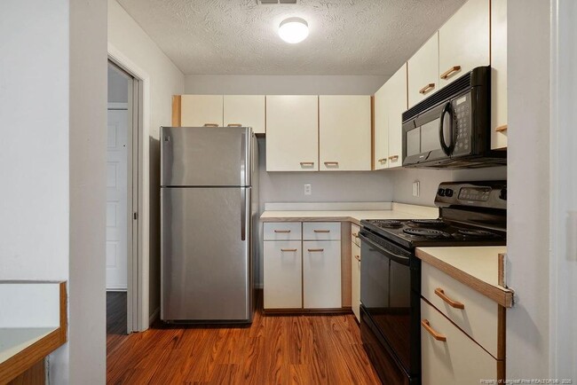 Building Photo - 6804 Willowbrook Dr