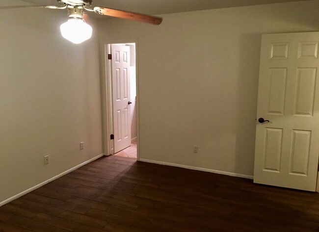 Building Photo - 5 Bedroom/2 Bath Home in amazing ASU Neighborhood