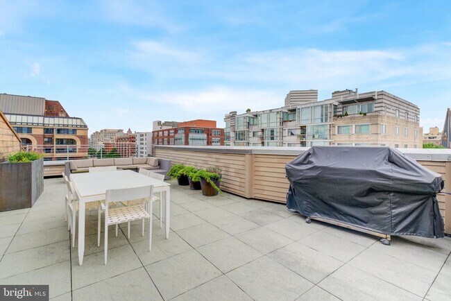 Building Photo - 1311 13th St NW