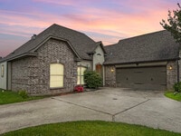 Building Photo - 701 Fox Den