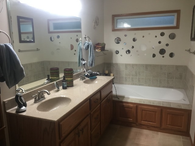 Building Photo - 3 bed 2 bath off Scenic Drive - AVAILABLE ...