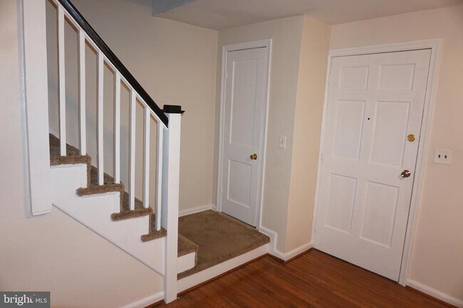 Building Photo - 4926 Edgemere Ave