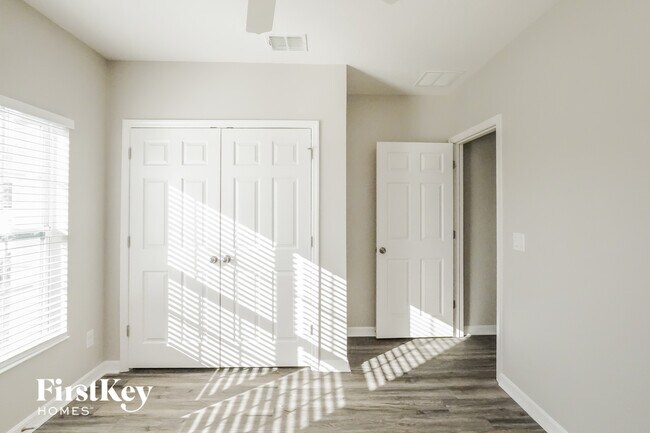 Building Photo - 644 Black Eagle Dr