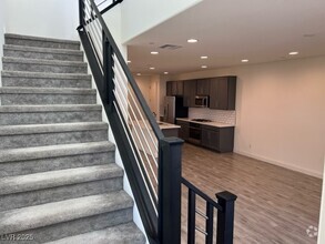 Building Photo - 76 Kimberlite Dr
