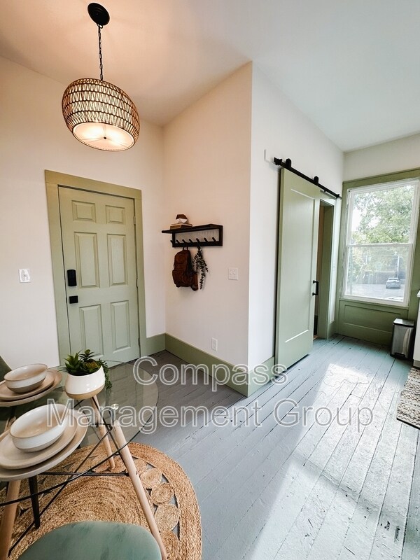 Building Photo - 813 Hall of Fame Dr