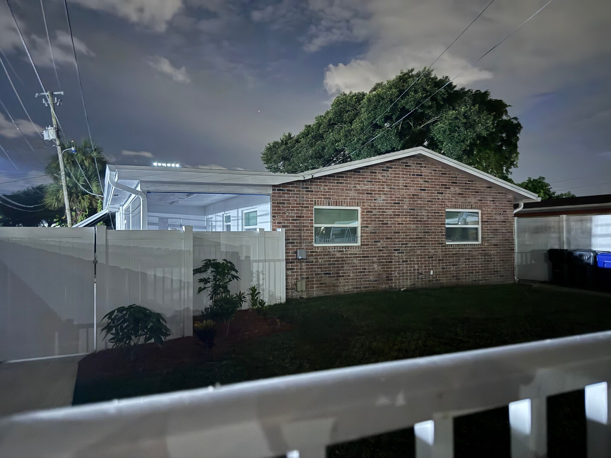 Building Photo - 2112 Garfield St