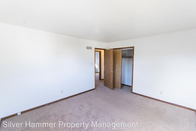 Building Photo - 3 br, 2 bath House - 815 N Elmer St.