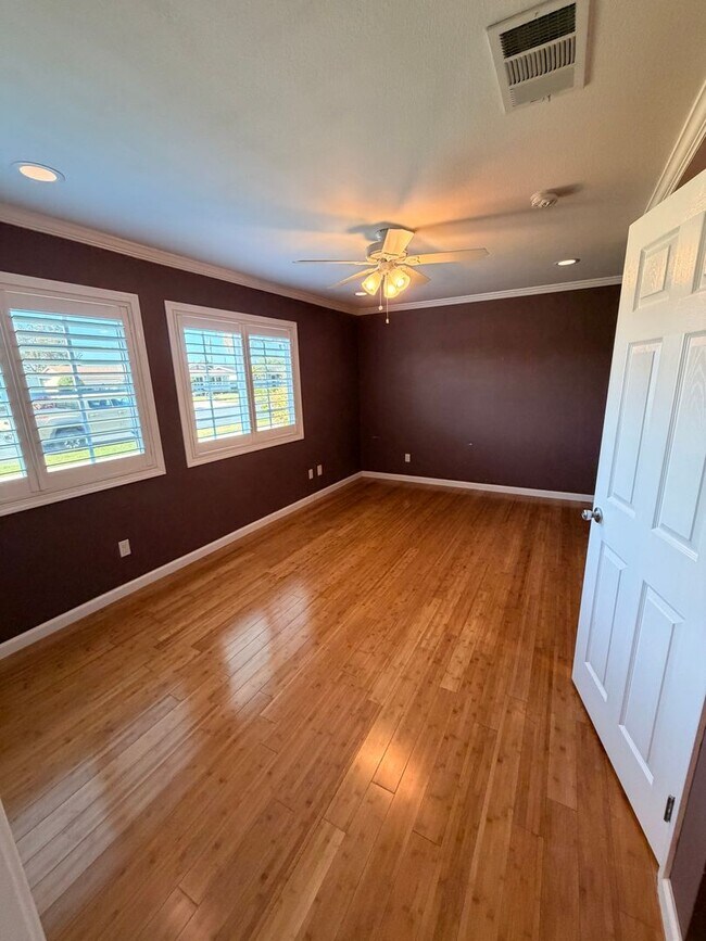 Building Photo - Unbelievable 4 Bed, 4 Bath House For Rent In Buena Park-Must See To Appreciate!