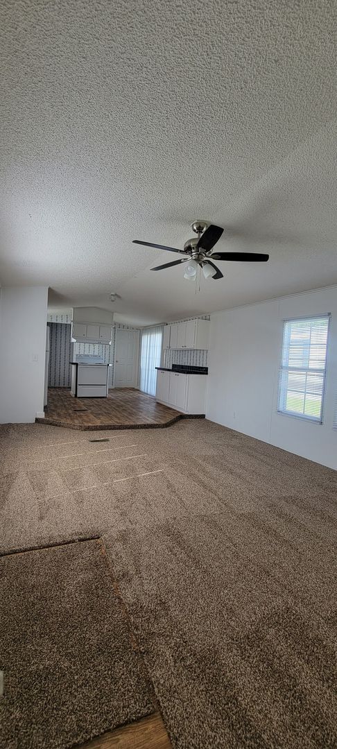 Building Photo - Ready to Move in