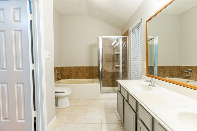 Building Photo - 11727 Inga Ln