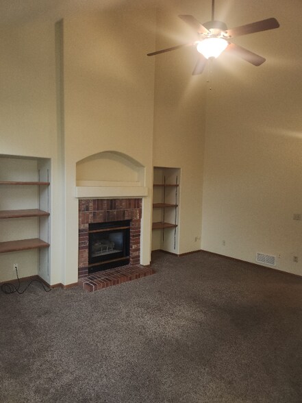 Building Photo - 2775 Lear Dr