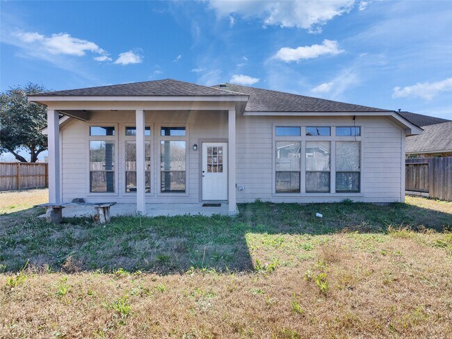 Building Photo - 5643 Walnut Glen Ln