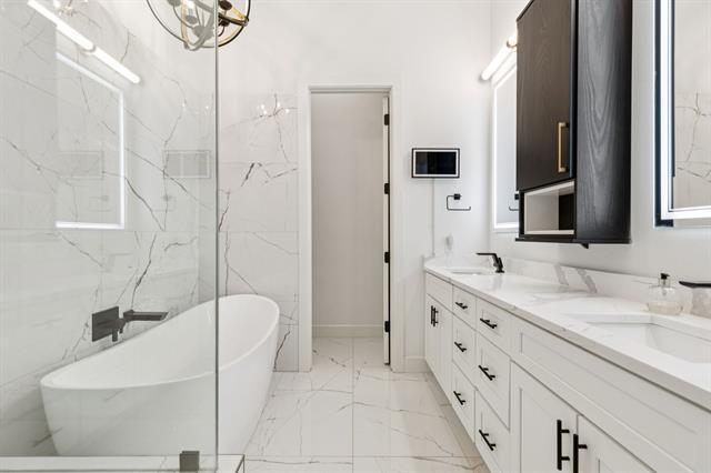 Building Photo - 4948 Blaynes View Dr