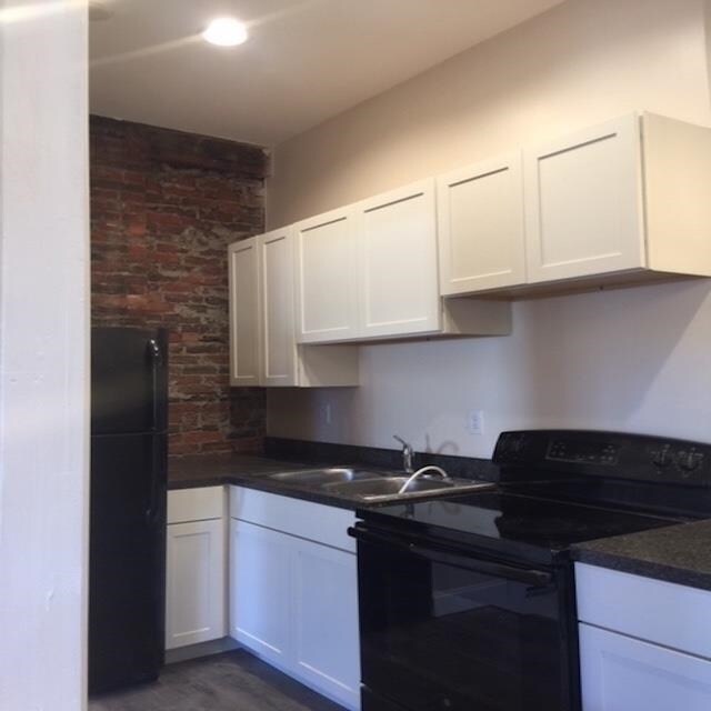 Building Photo - 368 Central St