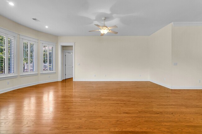 Building Photo - 3688 Maidstone Dr