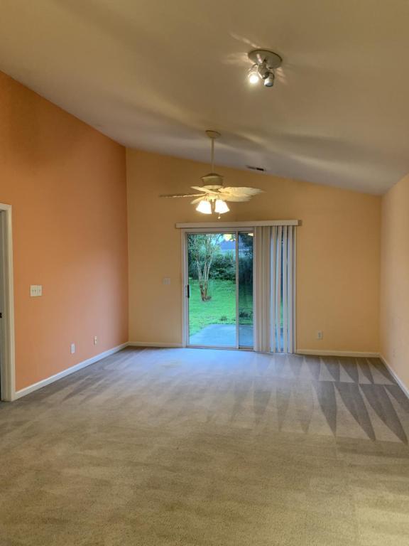 Building Photo - 853 Silvercrest Dr