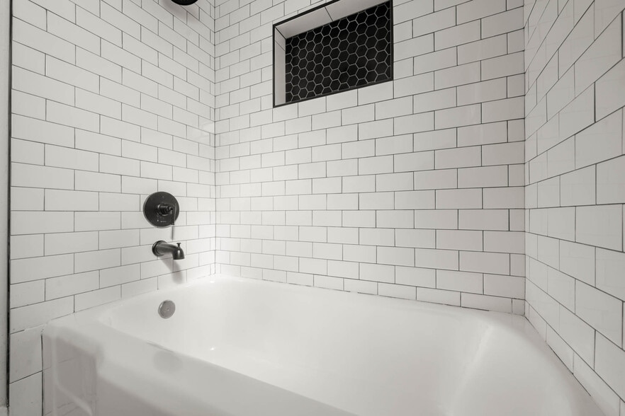 Building Photo - 8734.5 Belford Ave