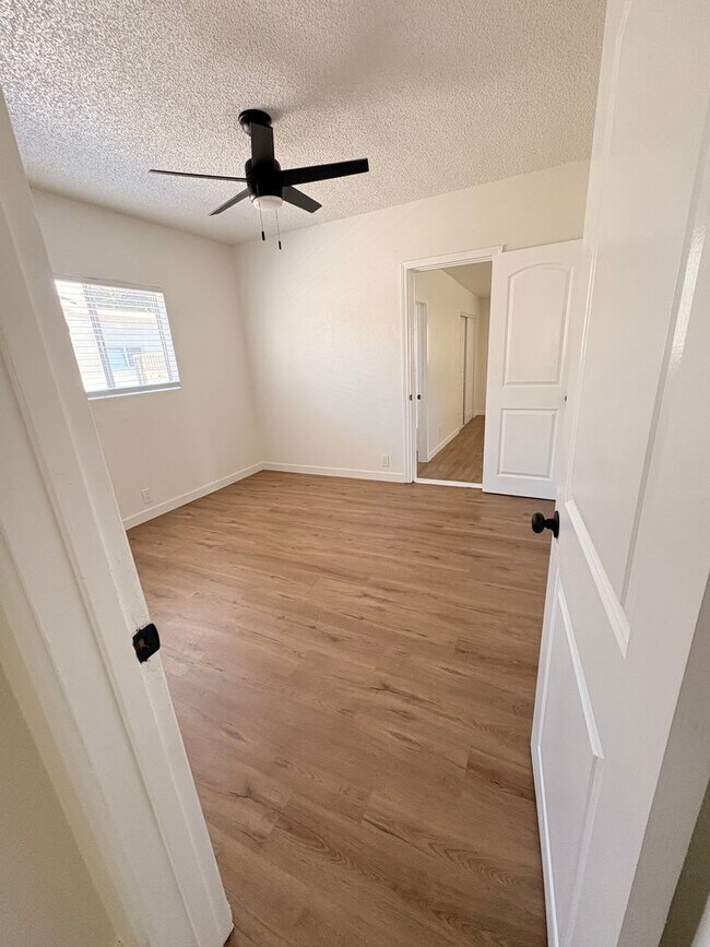 Building Photo - Gorgeous Remodeled 4 bedrooms 2 Bathroom.