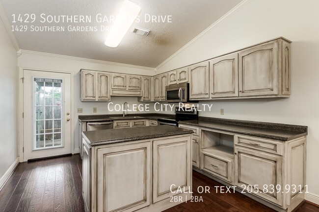 Building Photo - 1429 Southern Gardens Dr