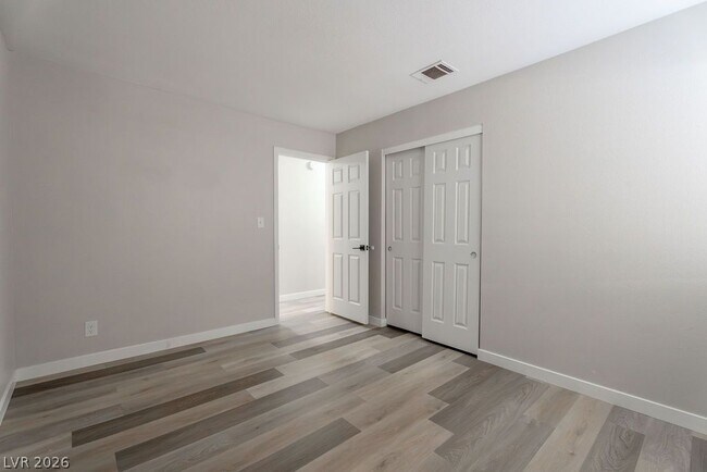 Building Photo - 1735 Navarre Ln