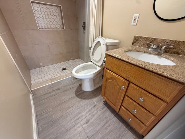 Building Photo - 4951 Campanile Dr