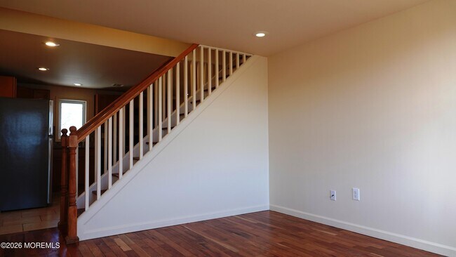 Building Photo - 20 Main St