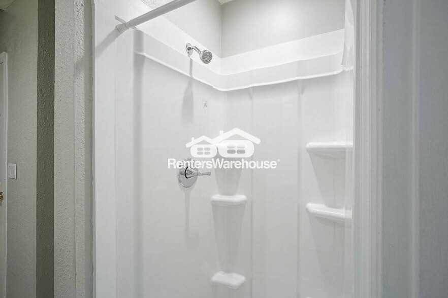 Building Photo - 1822 Cumberland Valley Pl SE