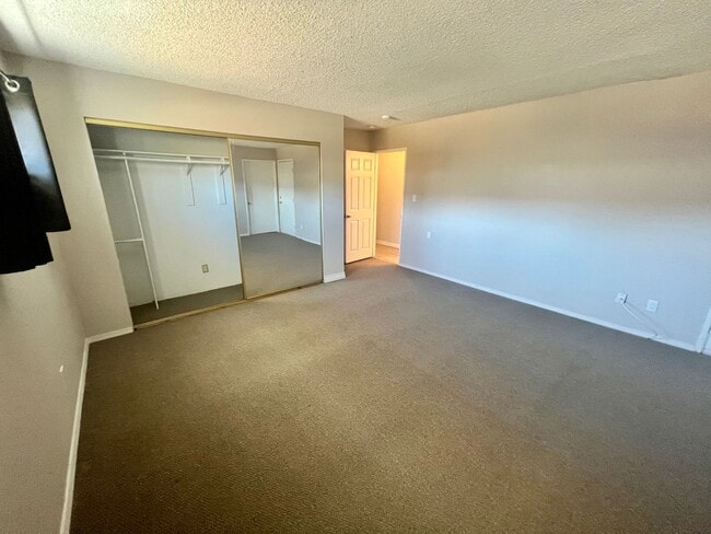 Building Photo - 6565 Mojave Ave