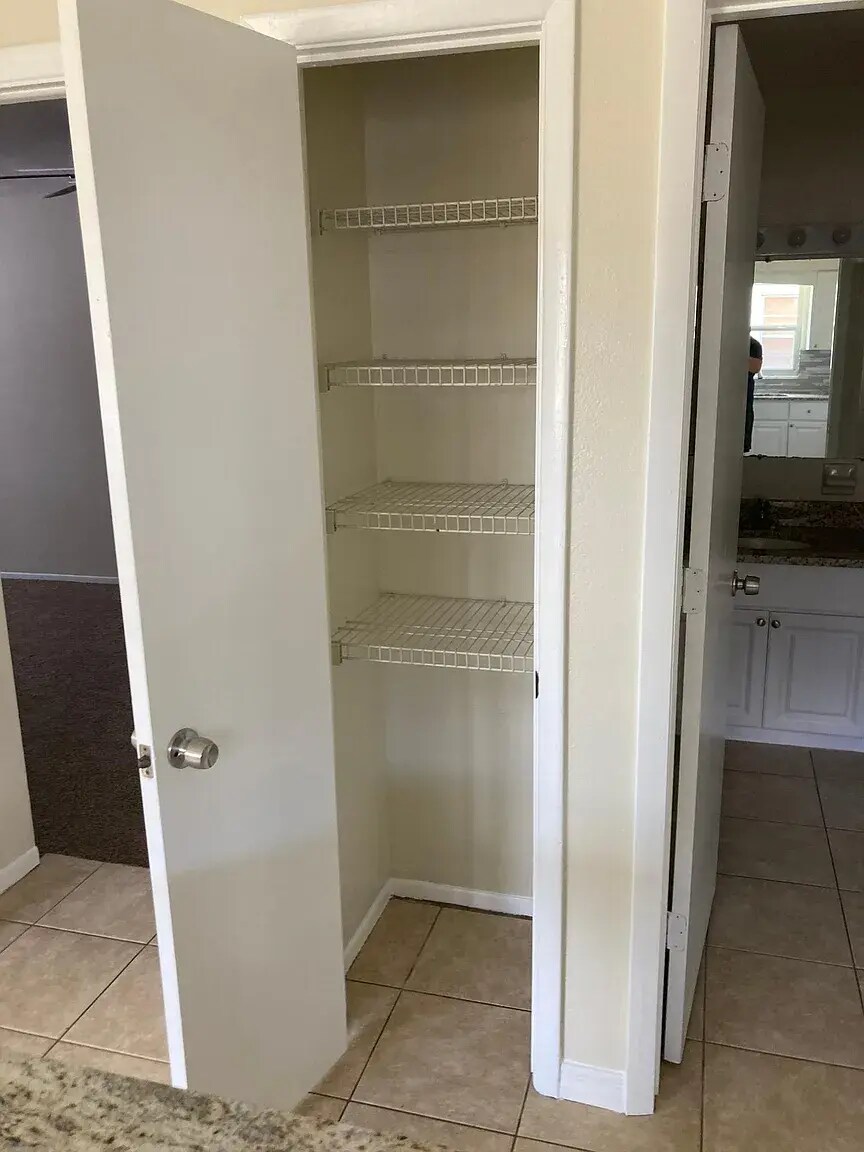 Building Photo - 5003 21st St W