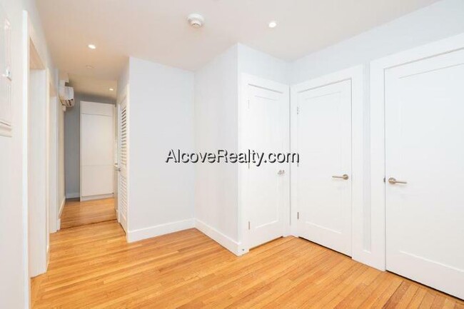 Building Photo - 17a Forest St