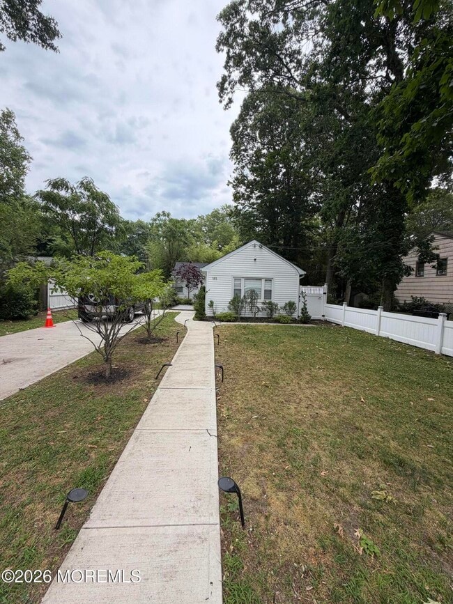 Building Photo - 185 Elmwood Rd