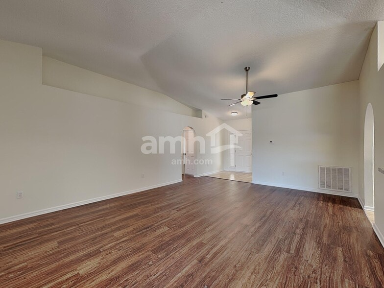 Building Photo - 5251 Silver Thistle Ln