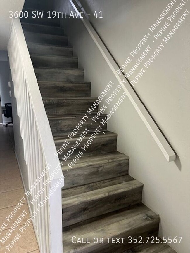 Building Photo - 3600 SW 19th Ave