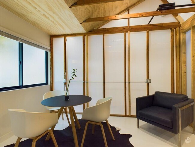 Building Photo - 6007 Leisure Run Rd