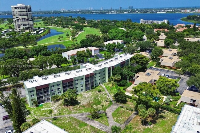 Building Photo - 1638 Embassy Dr