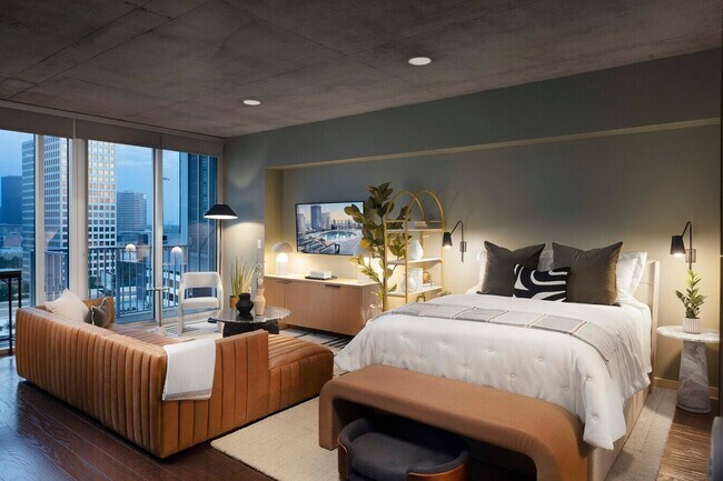 Building Photo - Modern Studio, Skyline Views