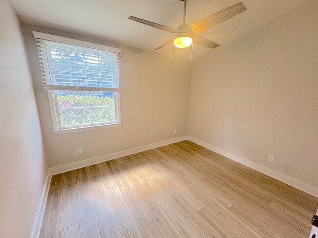 Building Photo - 322 Tanglewood Rd