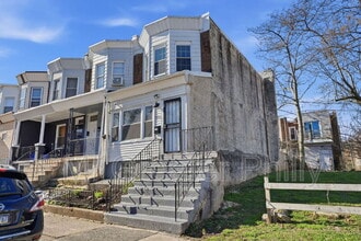 Building Photo - 1916 S Salford St