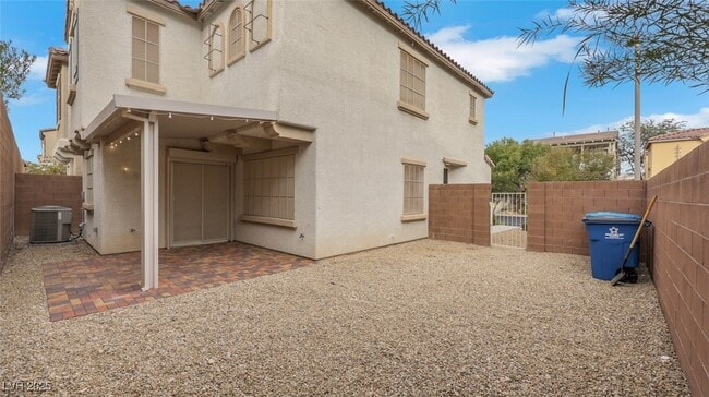 Building Photo - 9869 Iris Valley St