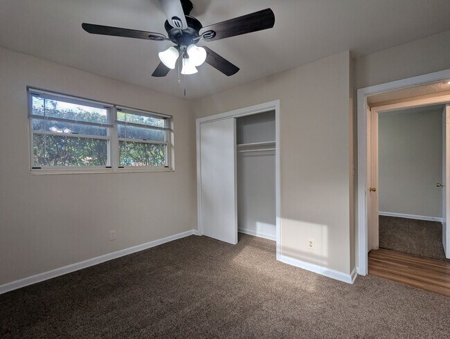 Building Photo - 3/2 NOW AVAILABLE on the Westside. Close t...