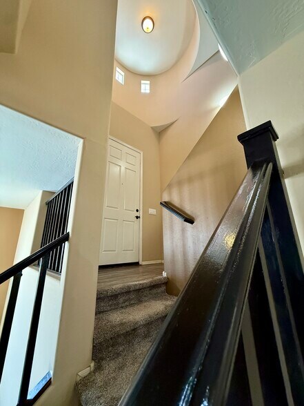 Building Photo - 5220 W Burton Dr