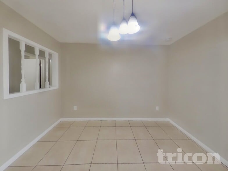 Building Photo - 1115 Oakhill St