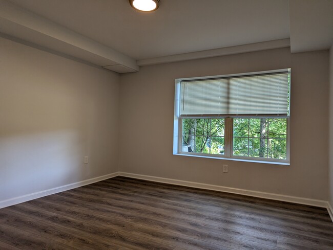Building Photo - 612 Benjamin Ct